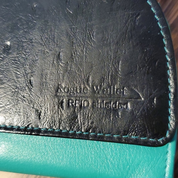 RFID shielded Rogue Wallet - Picture 4 of 4